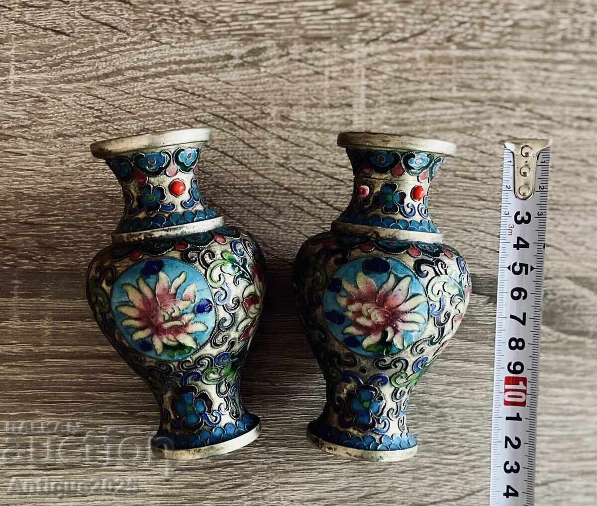 Винтидж посребрени вази с ръчна флорална декорация с цена 60.00 лв. | € 30.68