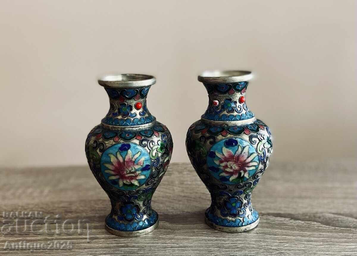 Винтидж посребрени вази с ръчна флорална декорация