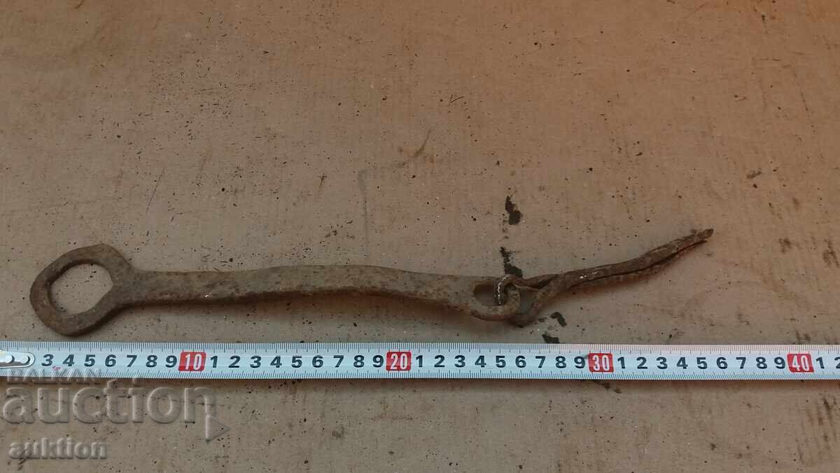 WROUGHT RENAISSANCE GATE LOCK - 6 WROUGHT RENAISSANCE GATE LOCK - 6