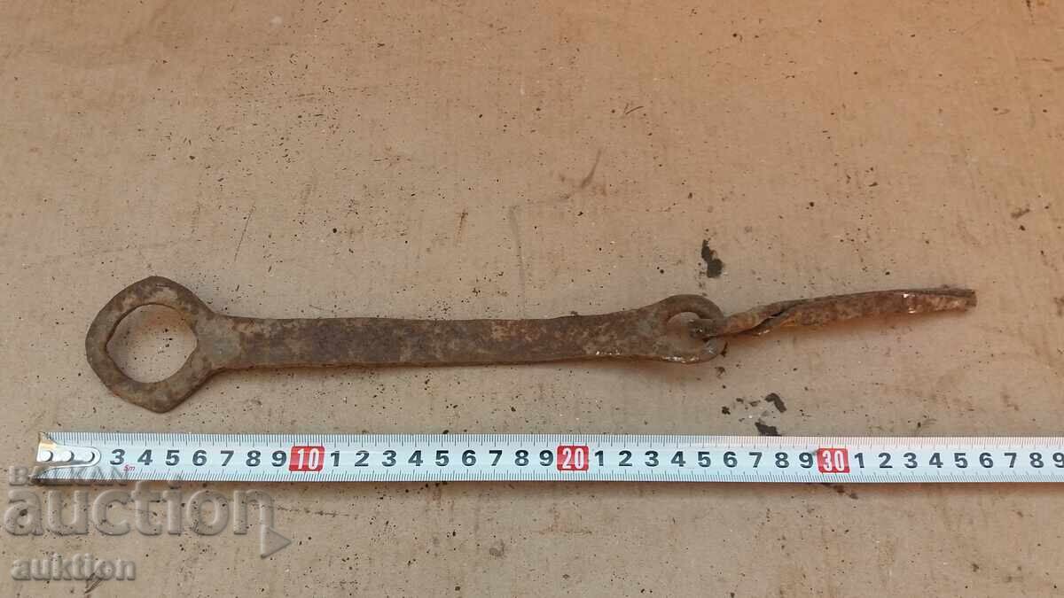 WROUGHT RENAISSANCE GATE LOCK - 7 WROUGHT RENAISSANCE GATE LOCK - 7