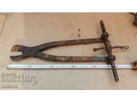 ВОЕНЕН СЕКАЧ С МЕХАНИЗЪМ ЗА РЯЗАНЕ НА МАСИВНА ТЕЛ РАДЪК