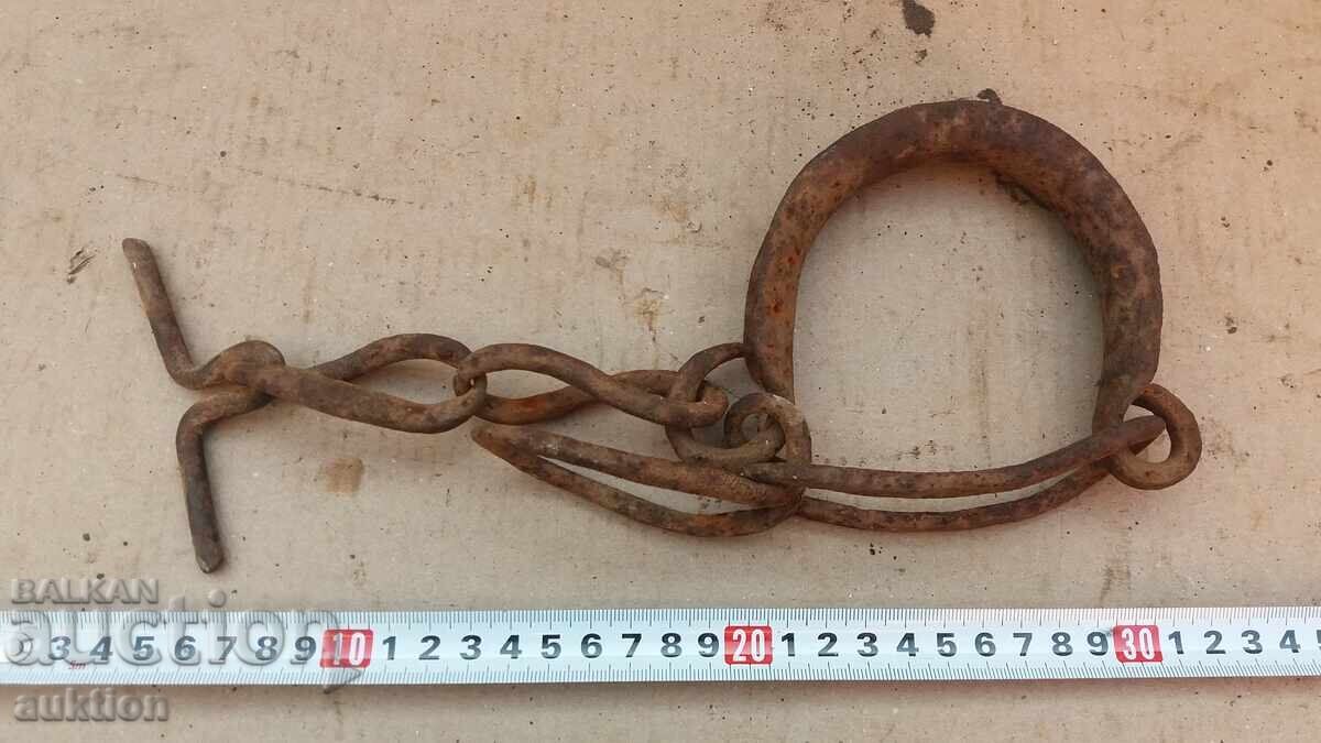 ZĂVOARE FORJATE DE RENAȘTERE, CĂTUȘE, CĂTUȘE DE MÂNĂ, BUCLĂ cu preț 9.99 BGN | € 5.11