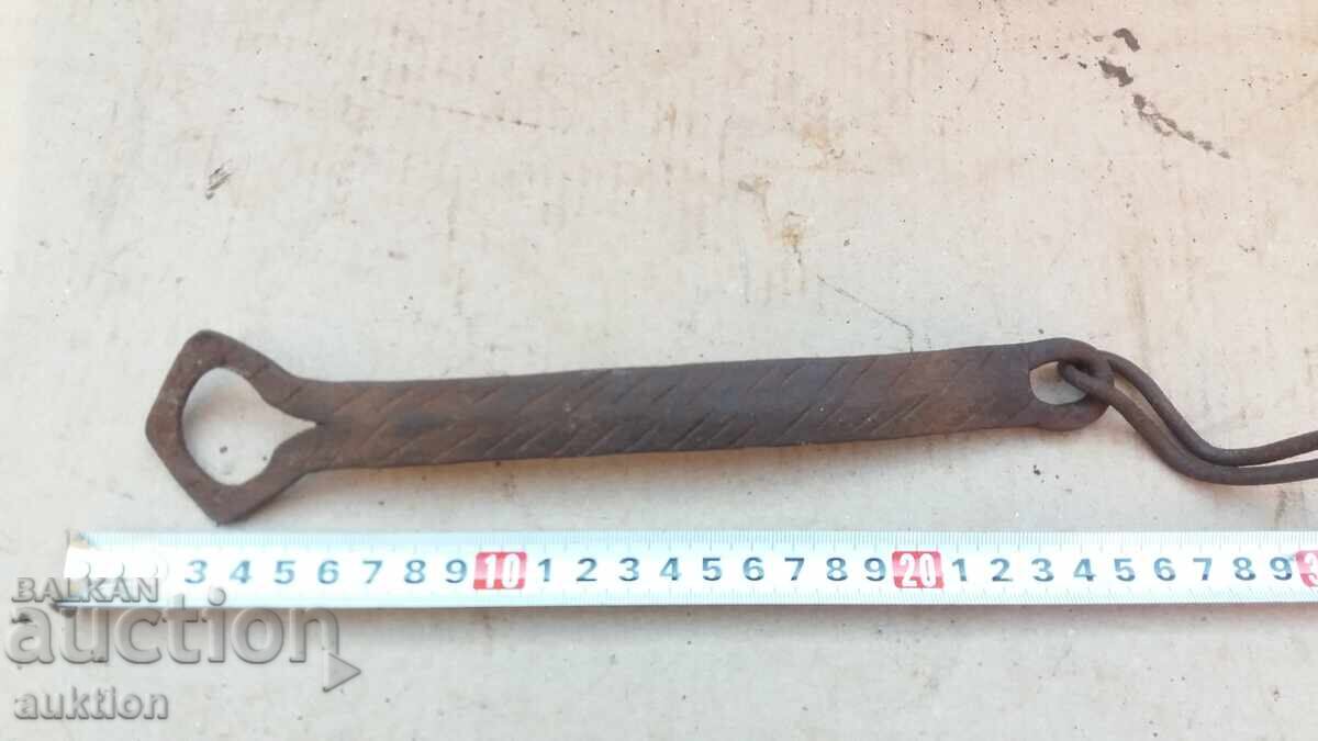 Δημοπρασία ΠΑΛΑΙΟ ΚΛΕΙΔΑΡΙ ΜΕ ΔΙΑΚΟΣΜΗΤΙΚΑ ΣΤΟΙΧΕΙΑ Δημοπρασία ΠΑΛΑΙΟ ΚΛΕΙΔΑΡΙ ΜΕ ΔΙΑΚΟΣΜΗΤΙΚΑ ΣΤΟΙΧΕΙΑ