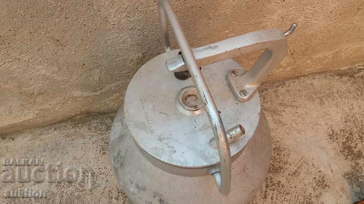 Licitație Vas de aluminiu pentru lapte cu capac 20 litri