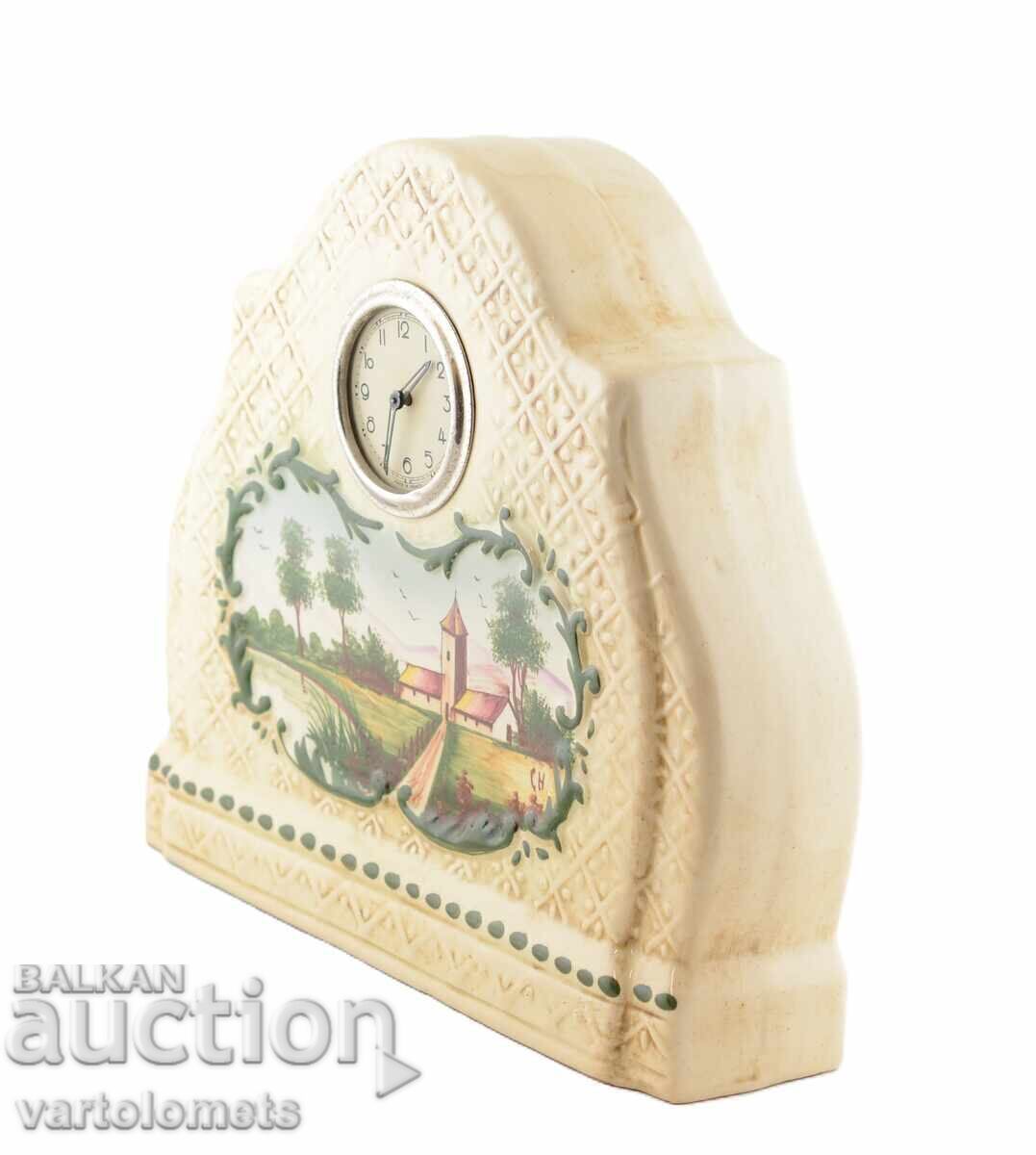 Каминен порцеланов часовник Франция / Белгия  - работи с цена € 35.00 | 68.45 лв.