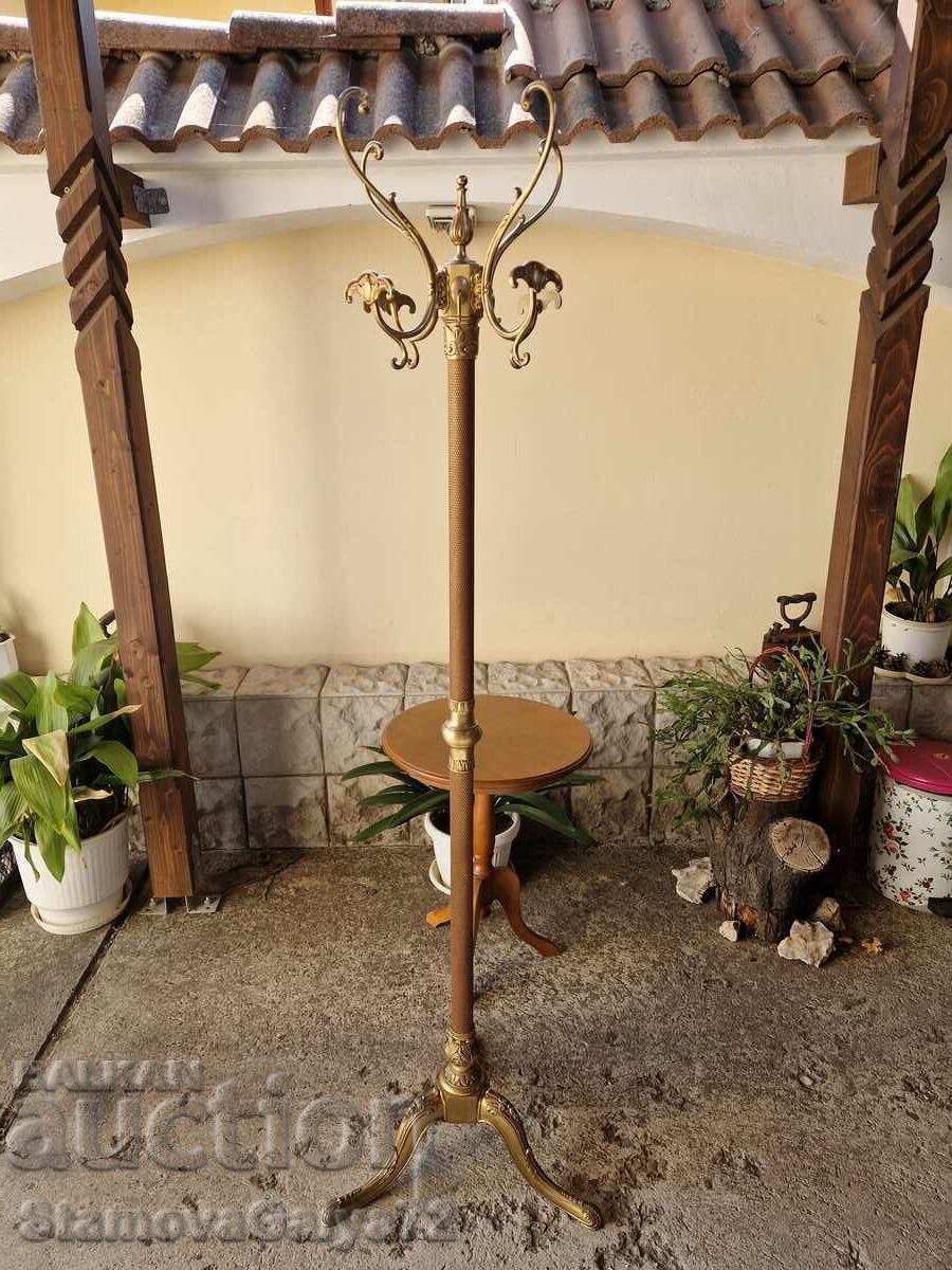 Umeraș bronz belgian antic, superb cu preț € 351.77 | 688.00 BGN