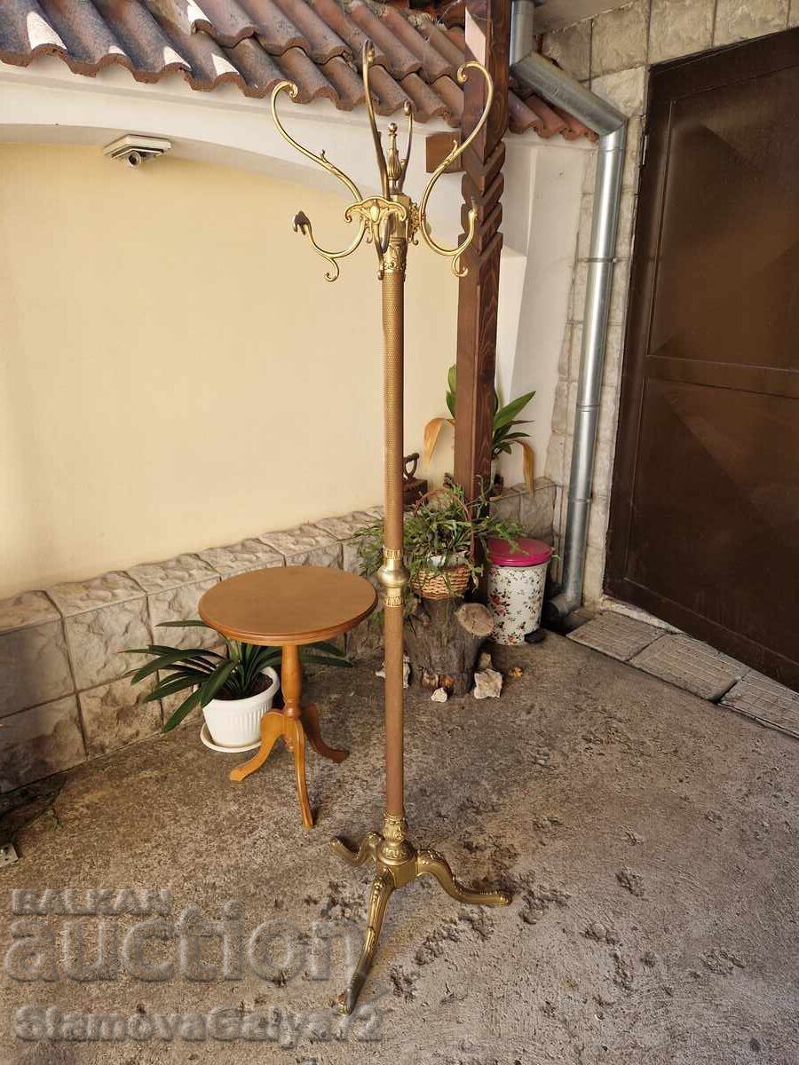 Доставка на Страхотна антикварна белгийска бронзова закачалка Доставка на Страхотна антикварна белгийска бронзова закачалка