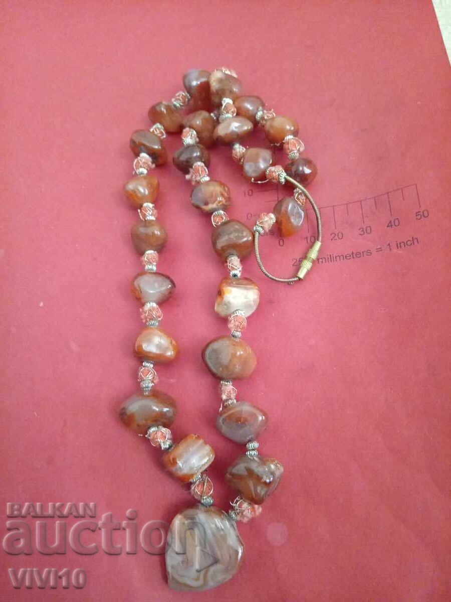 Antique agate necklace with price 50.00 BGN | € 25.56