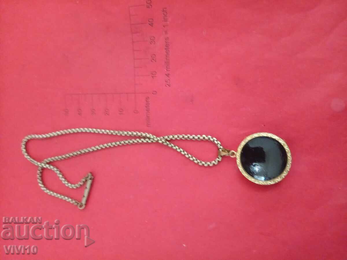 Colier vechi cu email cu preț € 15.00 | 29.34 BGN