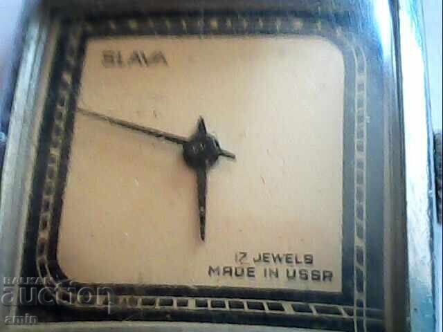 3 bucăți ceasuri rusești de damă frumoase, funcționează perfect cu preț 15.00 BGN | € 7.67