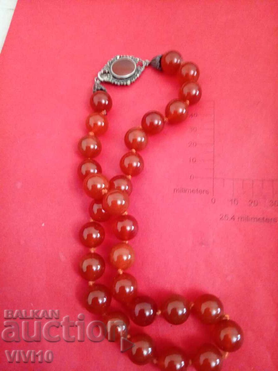 Аукцион Старинно колие от карнеол със сребро