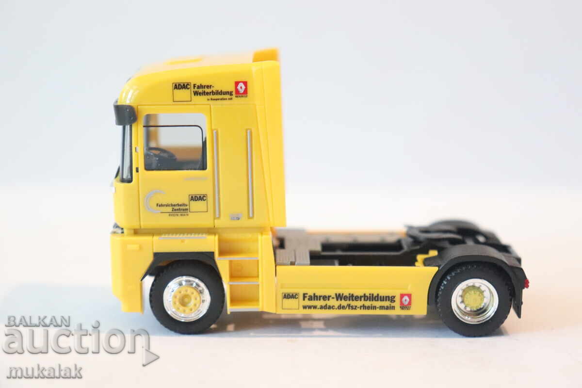 HERPA H0 1/87 RENAULT MAGNUM TRACTOR TRUCK MODEL with price 20.00 BGN | € 10.23