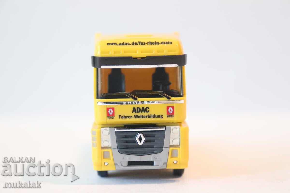Delivery of HERPA H0 1/87 RENAULT MAGNUM TRACTOR TRUCK MODEL