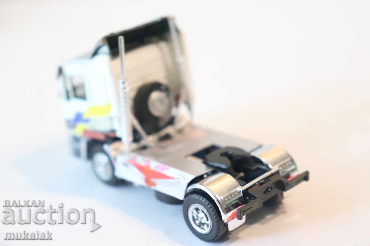 HERPA H0 1/87 MAN TRACTOR TRUCK MODEL - 6