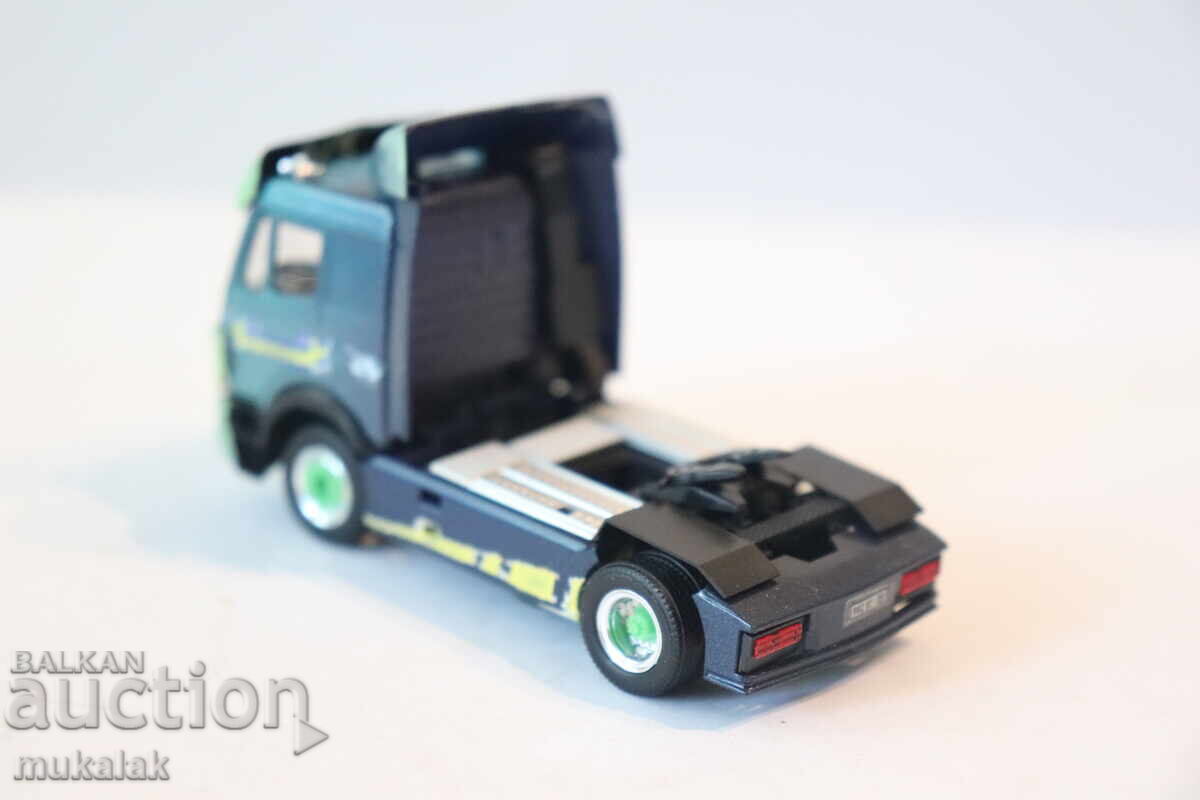 HERPA 1/87 H0 MERCEDES BENZ TRACTOR TRUCK MODEL - 6
