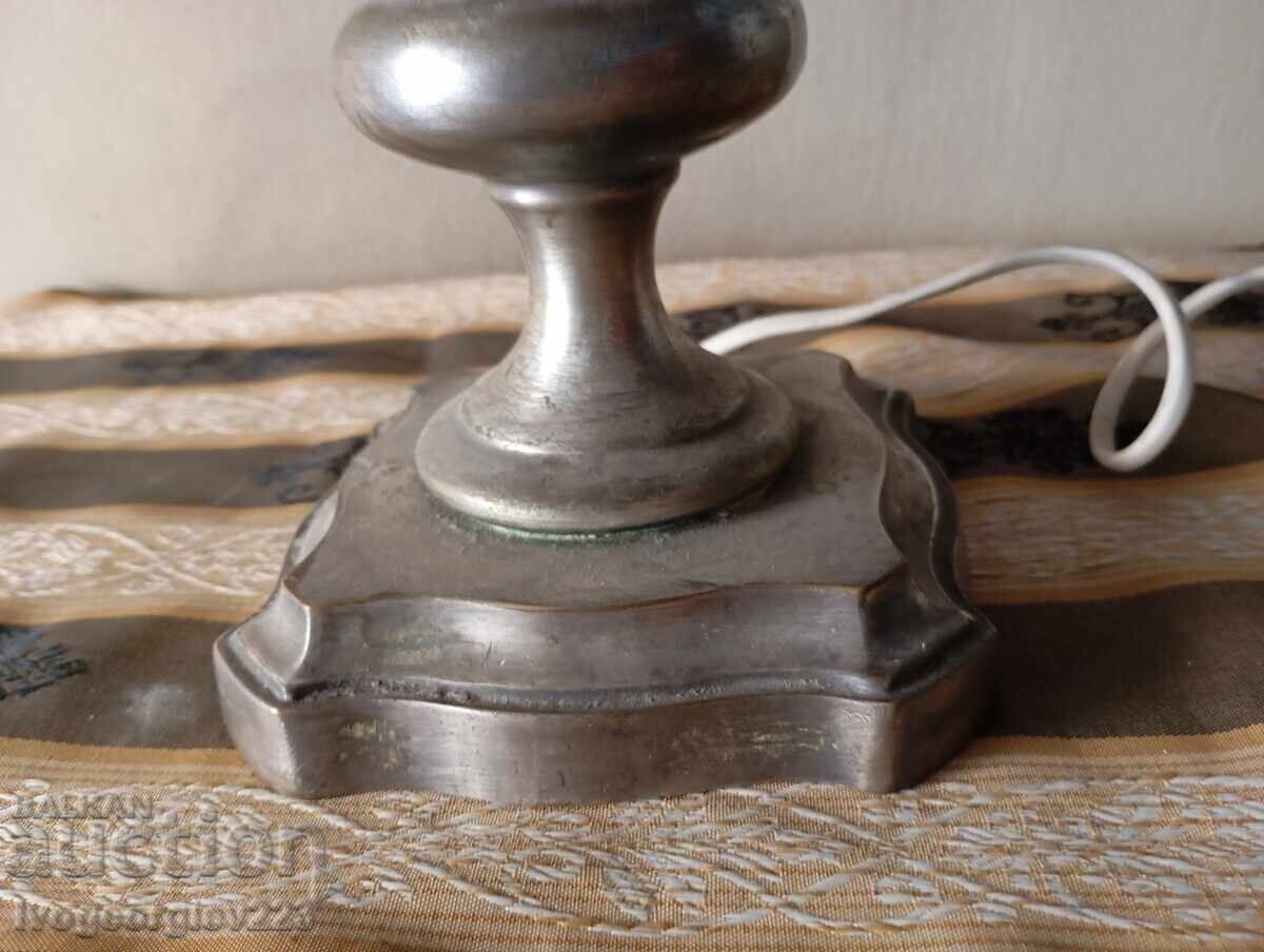 Винтидж настолна лампа с цена 147.00 лв. | € 75.16