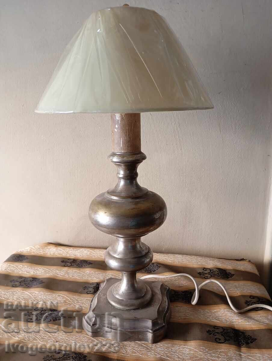 Винтидж настолна лампа
