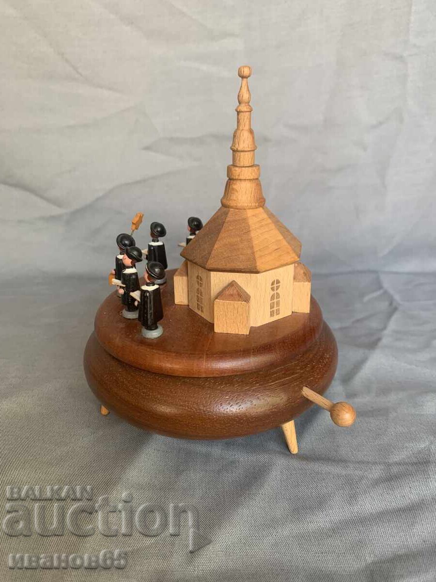 Delivery of Wooden musical box, interesting Delivery of Wooden musical box, interesting