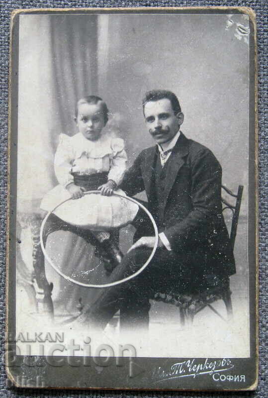 Стара семейна снимка картон фотография ателие Черкезов