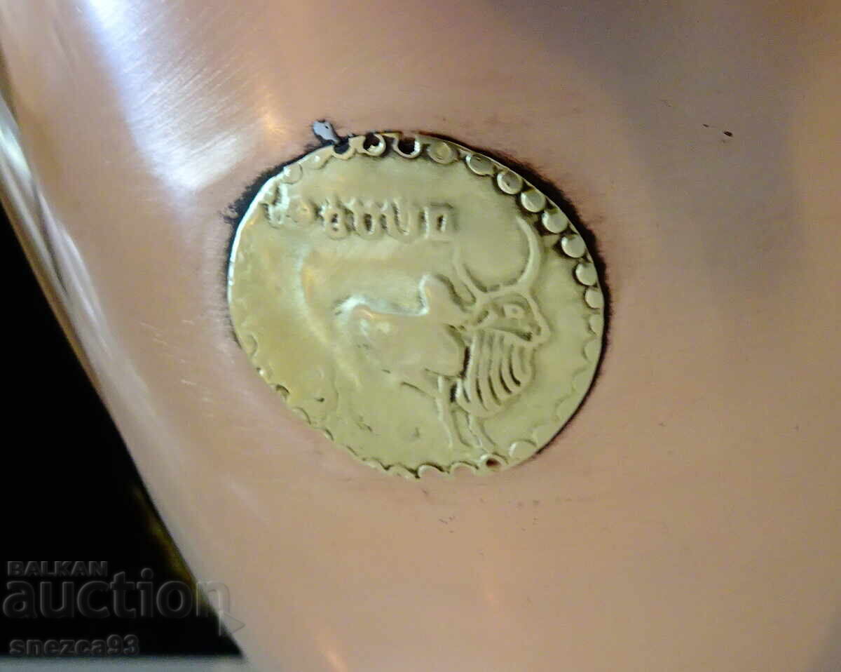 Fabulous copper jug, copper vase masterpiece, bronze fittings with price 149.00 BGN | € 76.18 Fabulous copper jug, copper vase masterpiece, bronze fittings with price 149.00 BGN | € 76.18