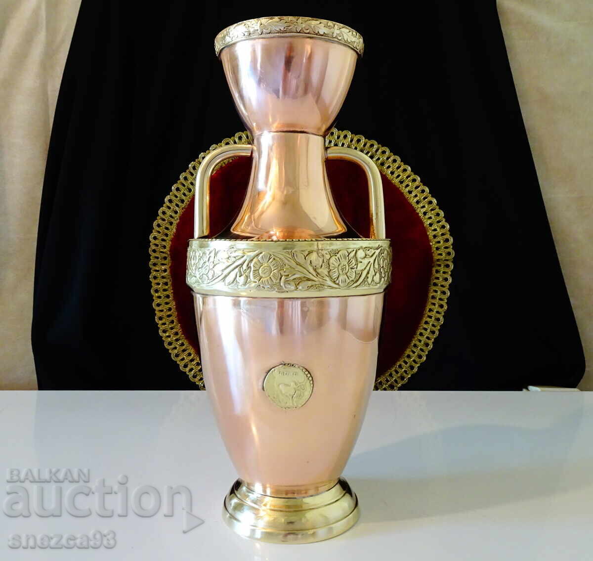 Fabulous copper jug, copper vase masterpiece, bronze fittings Fabulous copper jug, copper vase masterpiece, bronze fittings