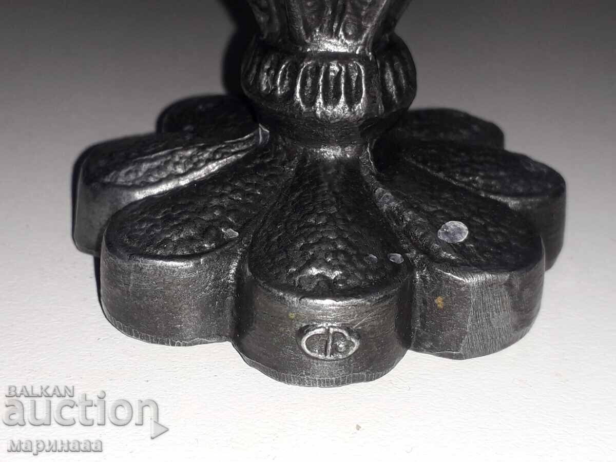 МАСИВЕН СВЕЩНИК. СССР с цена 9.00 лв. | € 4.60 МАСИВЕН СВЕЩНИК. СССР с цена 9.00 лв. | € 4.60