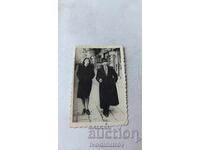 Снимка София Мъж и жена на разходка