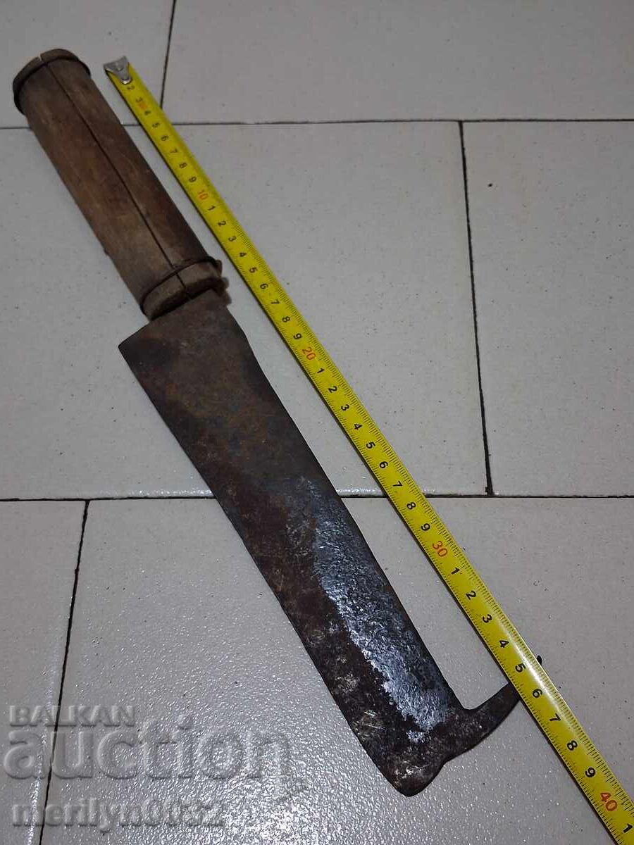 Παράδοση Παλιά σφυρήλατα σπαθιά, τσεκούρι, τσεκούρι, μαχαίρι, μαχαίρι