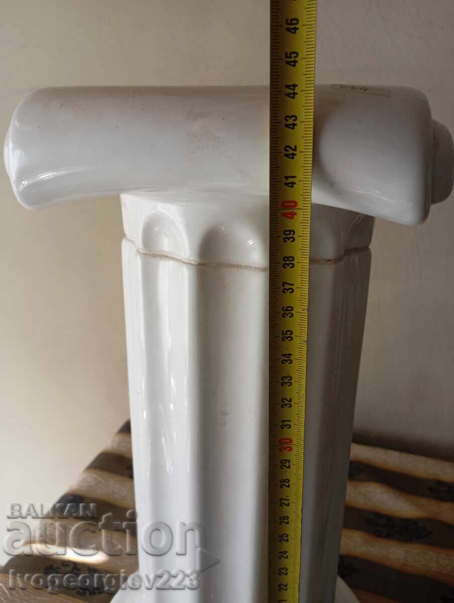 Παράδοση Πορσελάνινη κολόνα, βάση