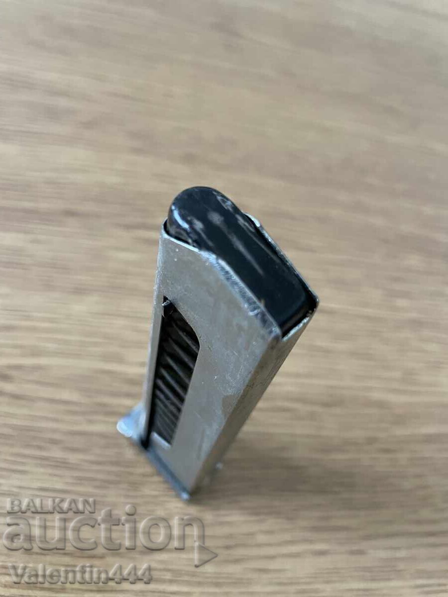 Licitație Încărcător NICHELAT pentru pistol "MAKAROV", cal. 9x18mm
