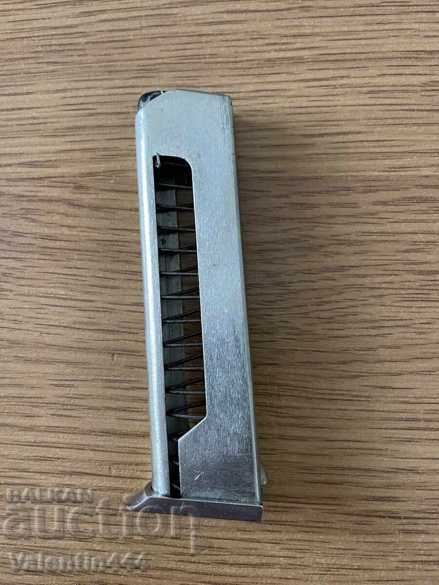 Încărcător NICHELAT pentru pistol "MAKAROV", cal. 9x18mm Încărcător NICHELAT pentru pistol "MAKAROV", cal. 9x18mm