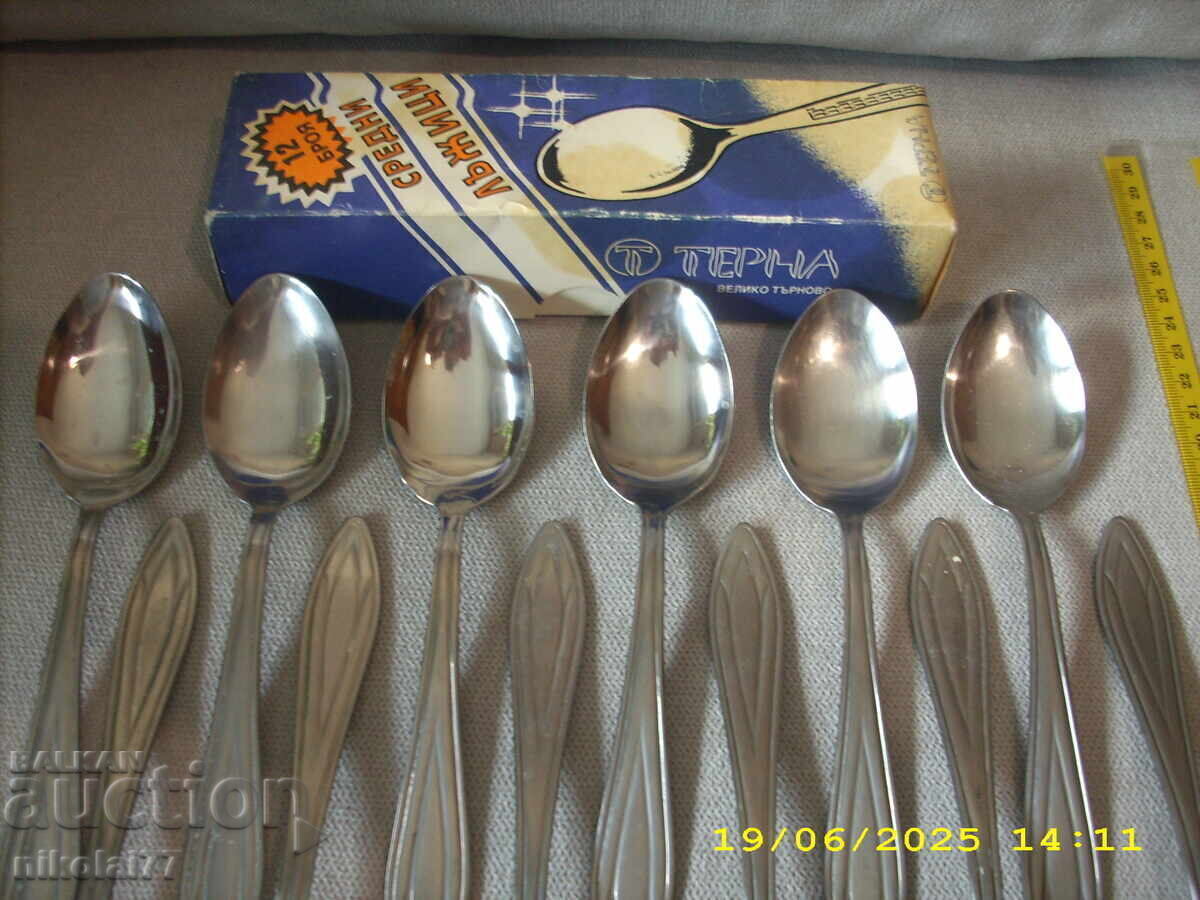 Доставка на ТЕРНА В. Търново 12 броя средни лъжици нови кутия РЕДКАЖ Доставка на ТЕРНА В. Търново 12 броя средни лъжици нови кутия РЕДКАЖ