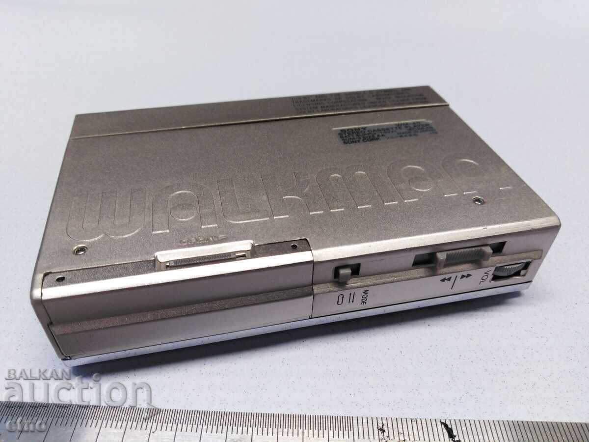 Licitație WALKMAN - "SONY WM 40" model - 1984, casetă, casetofon