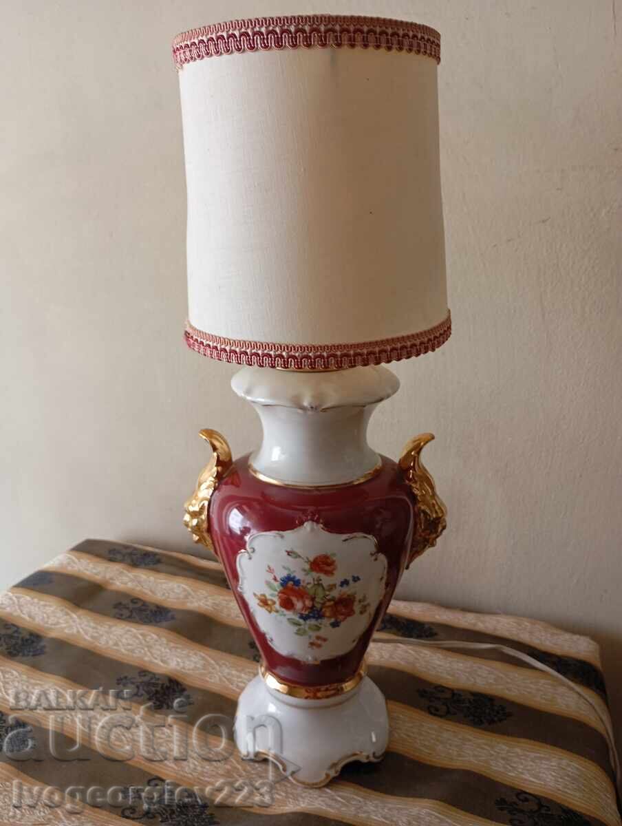 Барокова настолна лампа