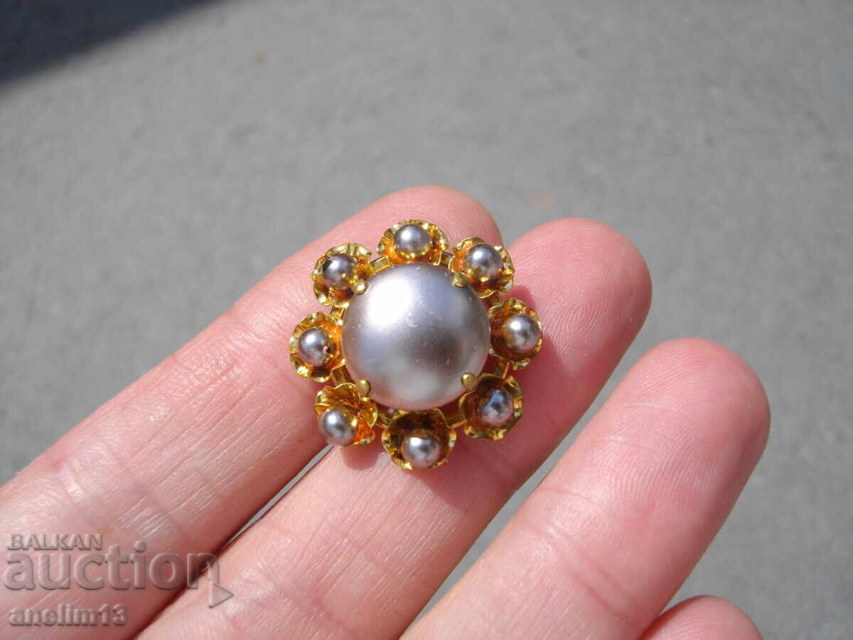 ΜΙΑ ΠΑΛΙΑ ΕΠΙΧΡΥΣΤΗ ΚΑΡΦΙΛΑ ΜΙΑ ΠΑΛΙΑ ΕΠΙΧΡΥΣΤΗ ΚΑΡΦΙΛΑ