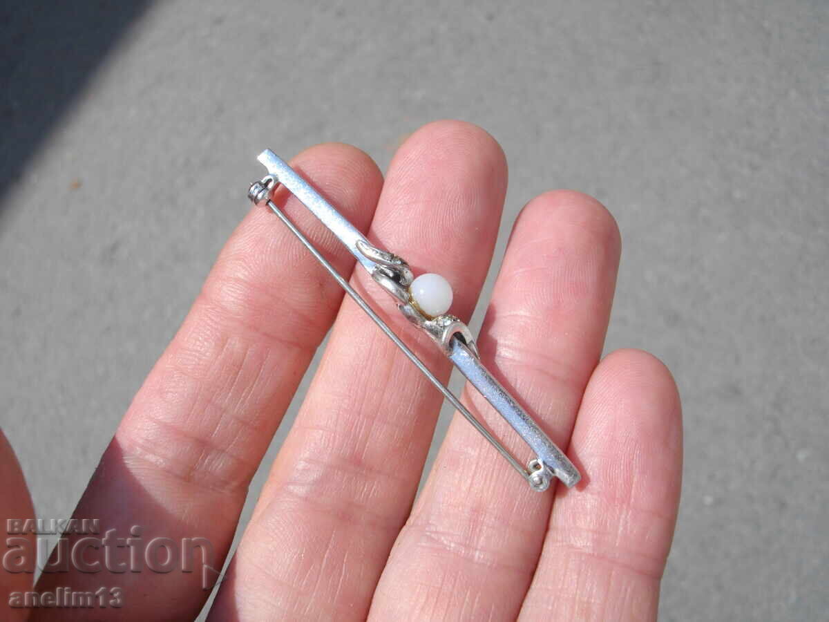 Auction OLD SILVER BROOCH Auction OLD SILVER BROOCH