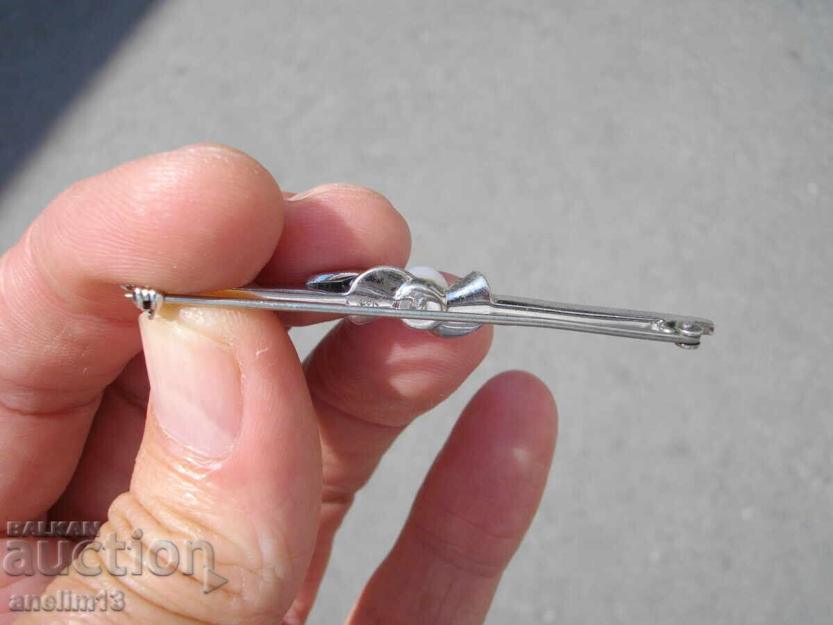 OLD SILVER BROOCH - 5 OLD SILVER BROOCH - 5