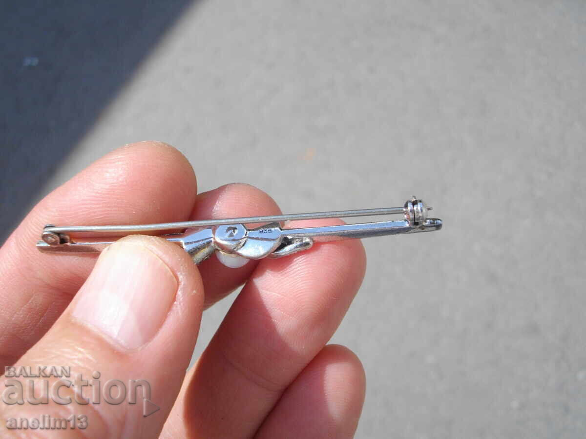 OLD SILVER BROOCH - 6 OLD SILVER BROOCH - 6