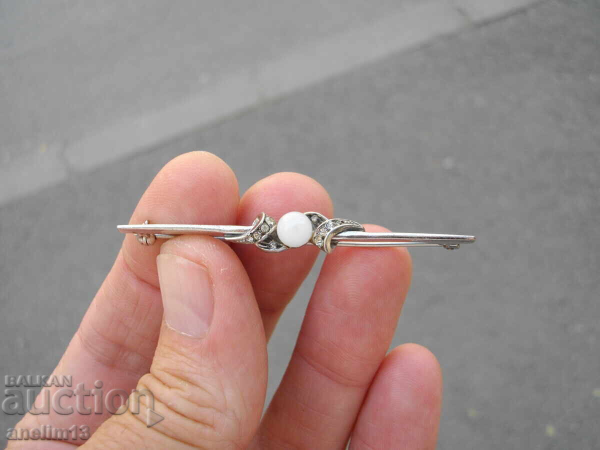 OLD SILVER BROOCH OLD SILVER BROOCH