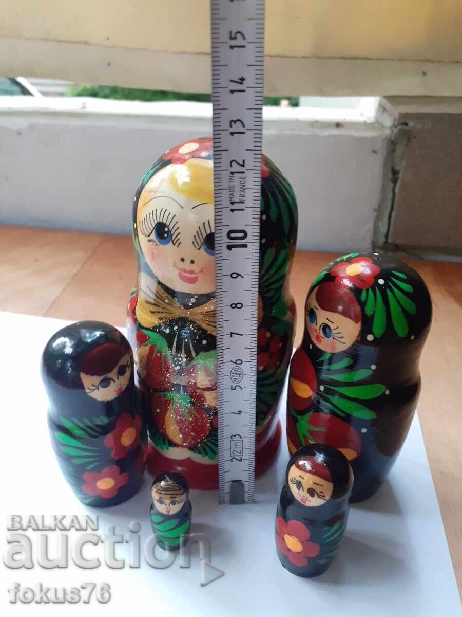 Delivery of Russian wooden matryoshka doll 5 in 1 Delivery of Russian wooden matryoshka doll 5 in 1