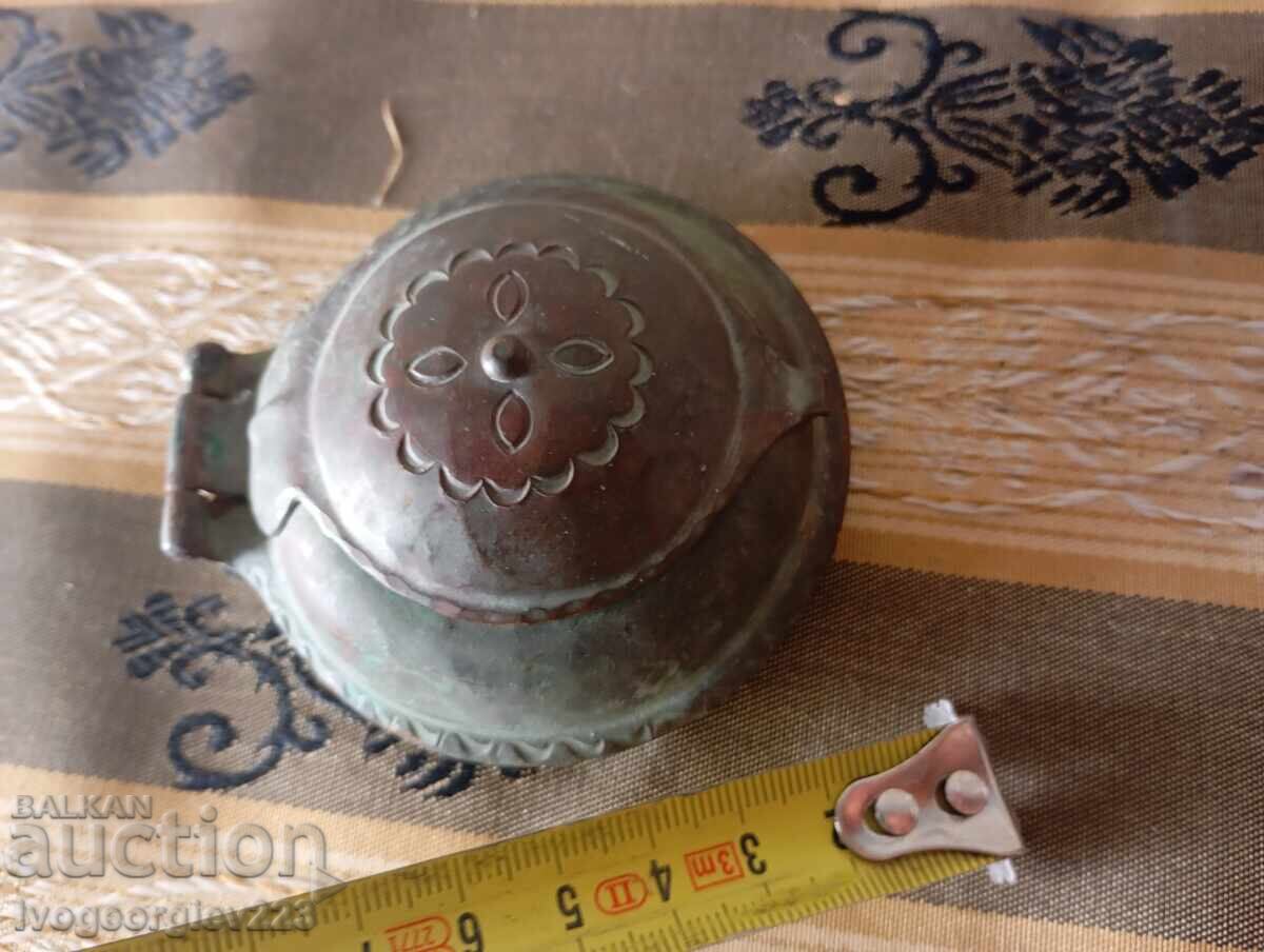 Scrumieră personală cu preț 30.00 BGN | € 15.34 Scrumieră personală cu preț 30.00 BGN | € 15.34