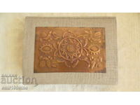 Кутия за бижута с щампована медна украса