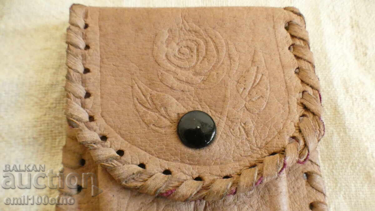 Кожено калъфче портмоне щампа Роза - от соца с цена 9.00 лв. | € 4.60