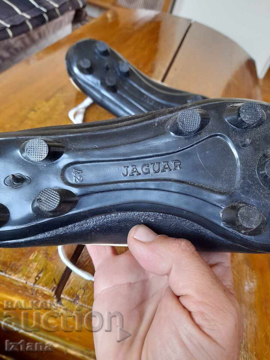 Παλιά ποδοσφαιρικά παπούτσια, Jaguar τάπες - 7