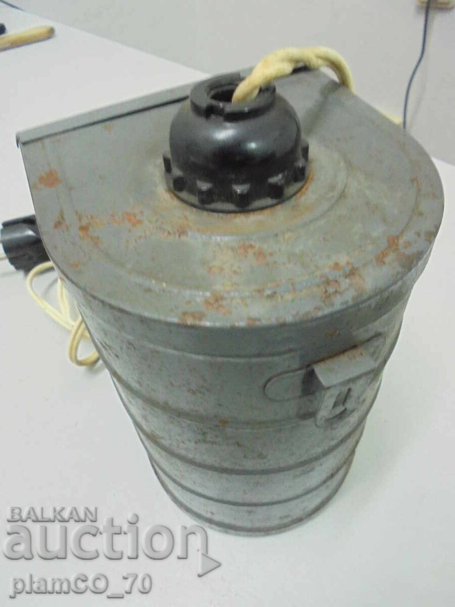 №*8100 Lampă foto veche rusească cu filtru pentru cameră obscură cu preț 20.00 BGN | € 10.23 №*8100 Lampă foto veche rusească cu filtru pentru cameră obscură cu preț 20.00 BGN | € 10.23