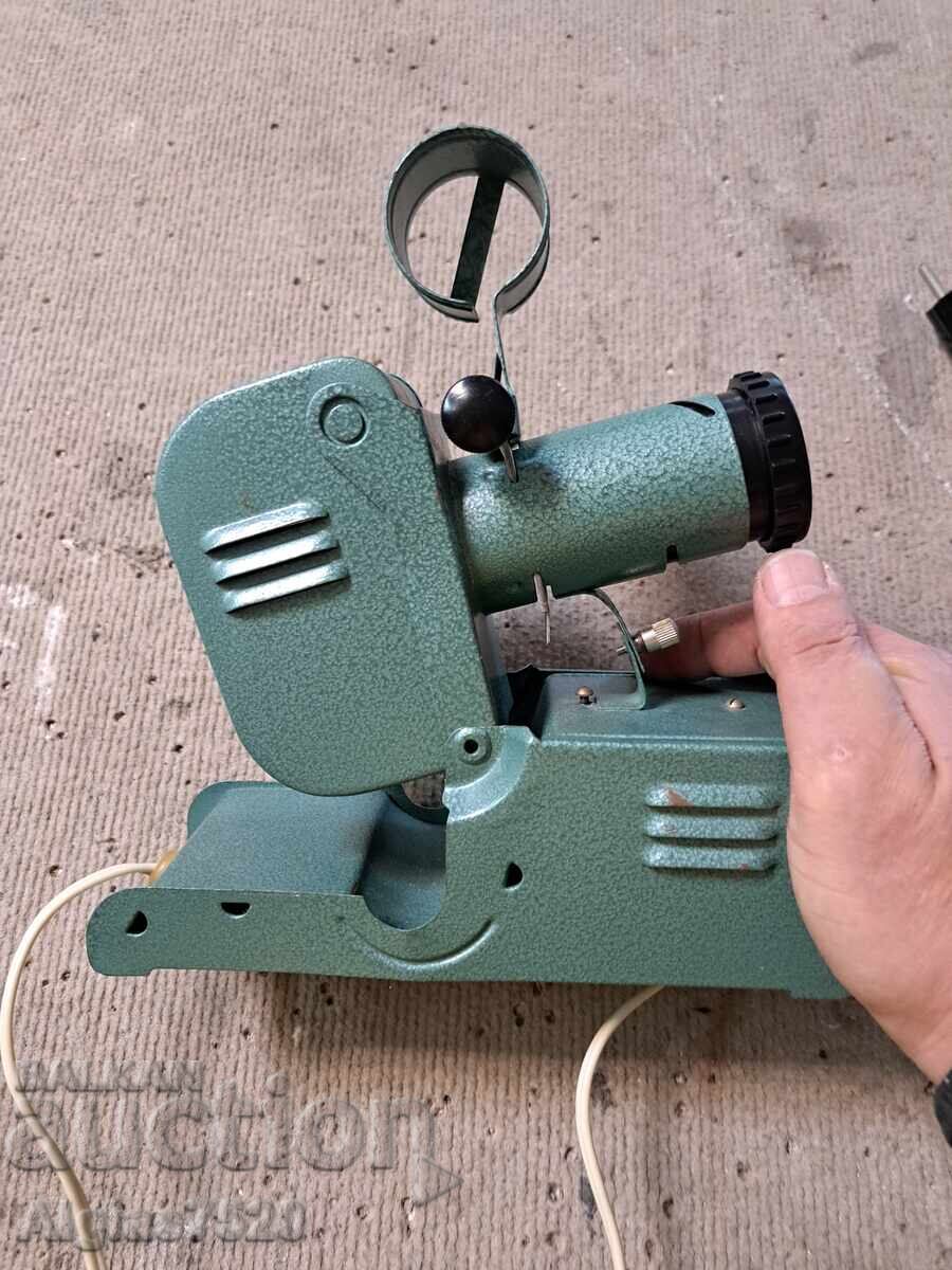 Aparat de proiecție vechi/ URSS/