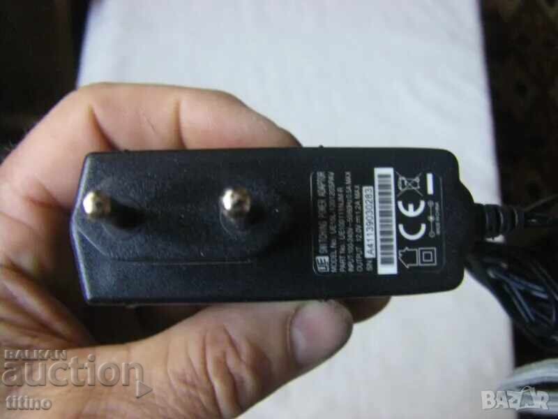 Работещ адаптор АС 100V-240V/DC 12V, 1.2A с жак 5.5мм с цена 3.00 лв. | € 1.53