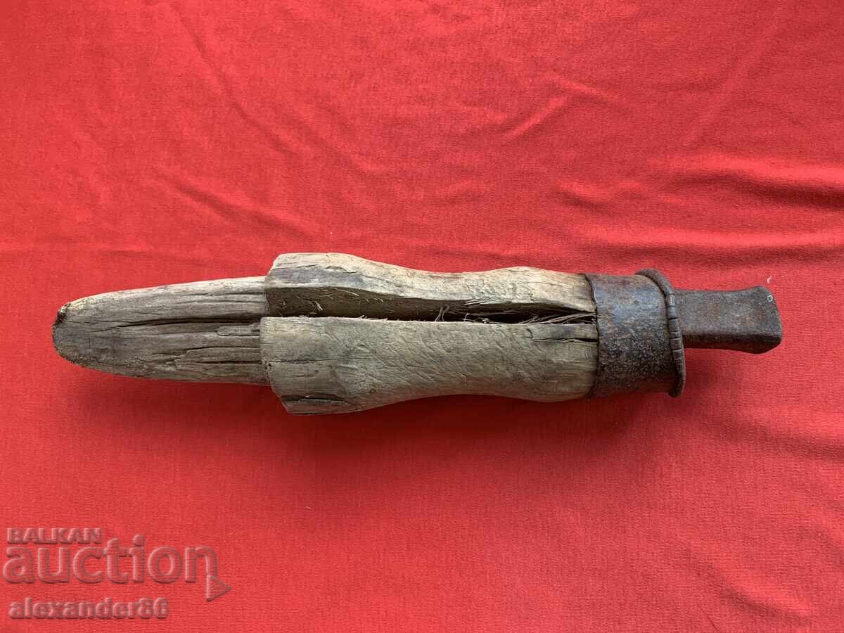 Δημοπρασία Παλιό αμόνι για κόψιμο δρεπανιού Δημοπρασία Παλιό αμόνι για κόψιμο δρεπανιού