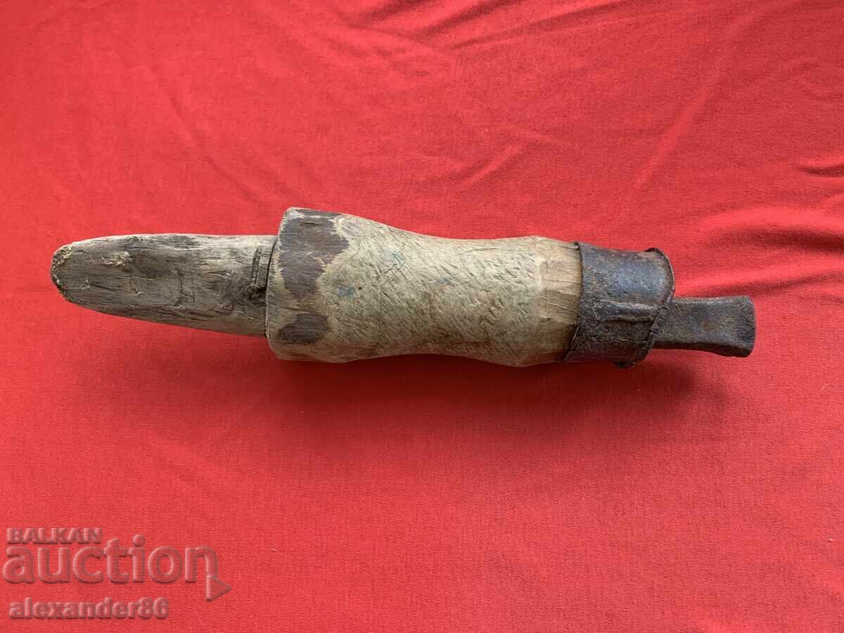 Παλιό αμόνι για κόψιμο δρεπανιού Παλιό αμόνι για κόψιμο δρεπανιού