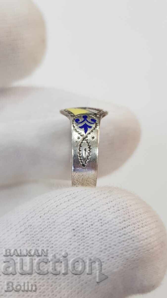 Licitație Inel de argint european rar, email Fecioara Maria, sec. XIX